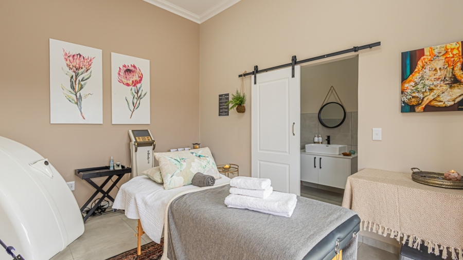 9 Bedroom Property for Sale in Long Acres Country Estate Western Cape